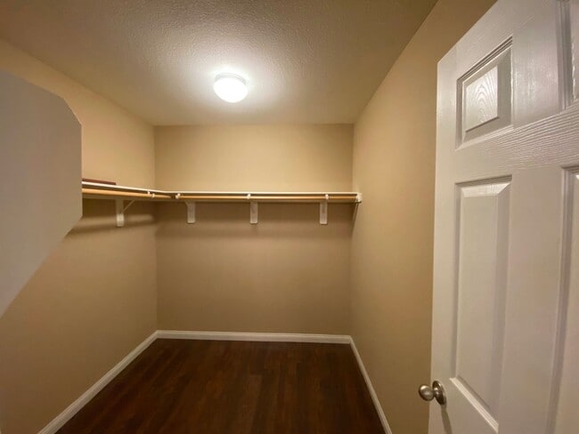 Building Photo - Southwest Beauty!