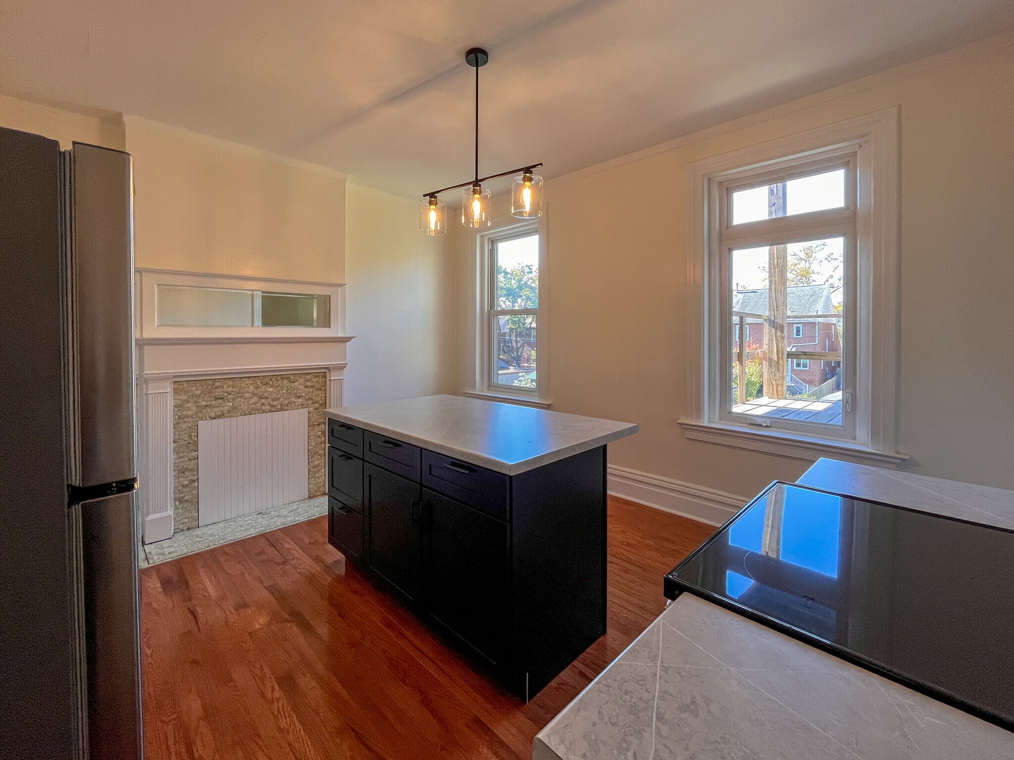 Kitchen - 926 Savannah Ave