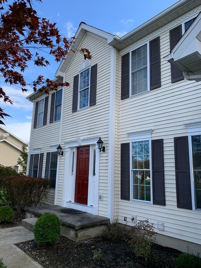 Primary Photo - Beautiful Single Family For Rent NOW! Must...