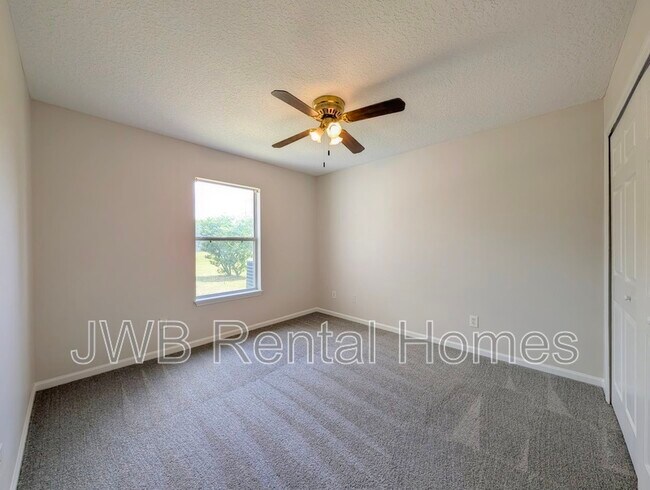 Building Photo - 463 Portobello Dr