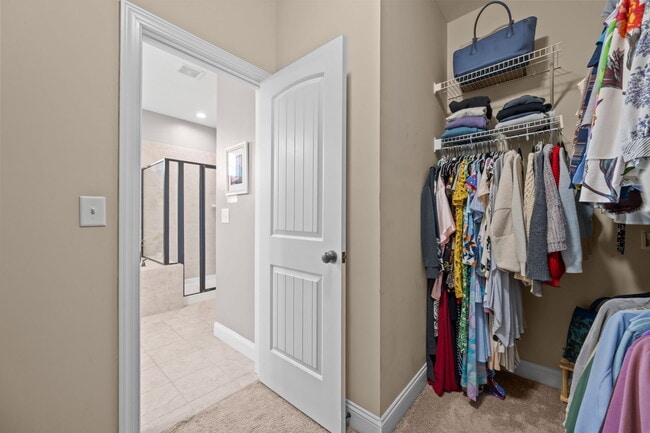 Building Photo - 115 Hampton Dr