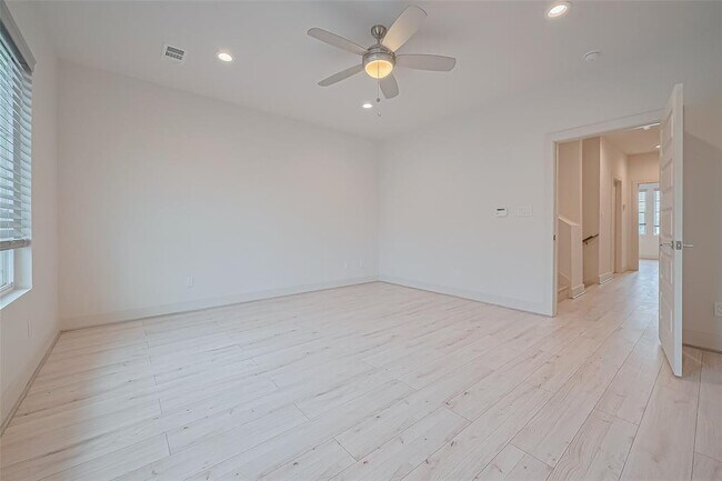 Building Photo - 11603 Royal Ivory Crossing