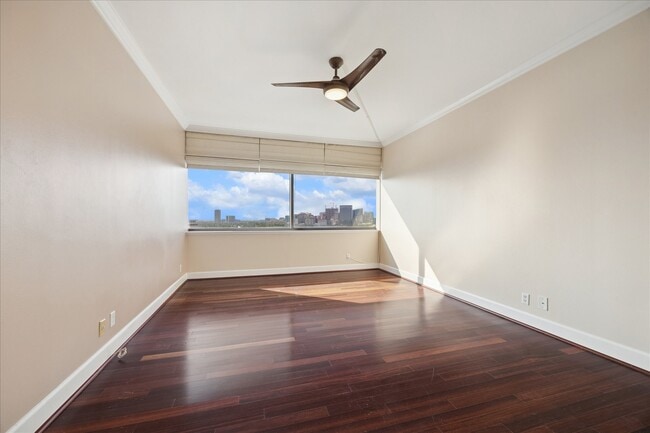 Building Photo - 5000 Montrose Blvd