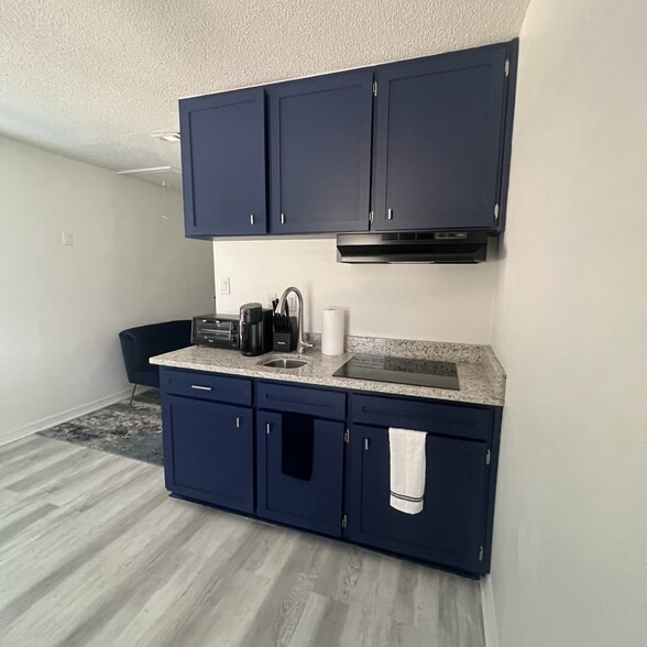 Primary Photo - 4584 Tamarind Dr