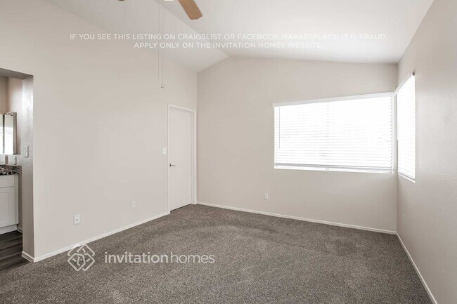 Building Photo - 1423 Desert Ridge Ave