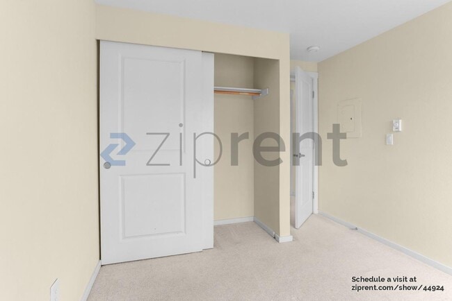 Building Photo - 12404 E Gibson Rd