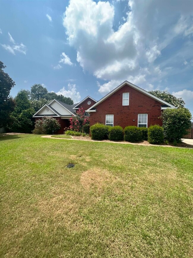 Building Photo - 105 Starky Pl
