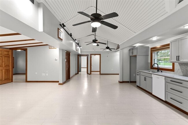 Building Photo - 10519 Bridgewood Dr