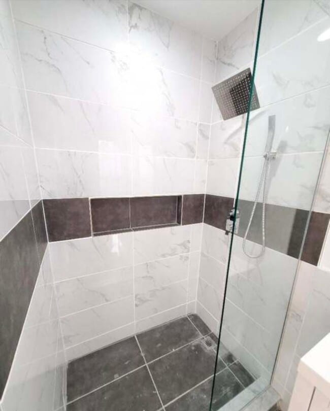 Building Photo - 5425 Catharine St