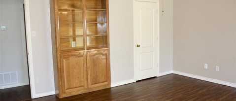 Building Photo - 1179 Martin St