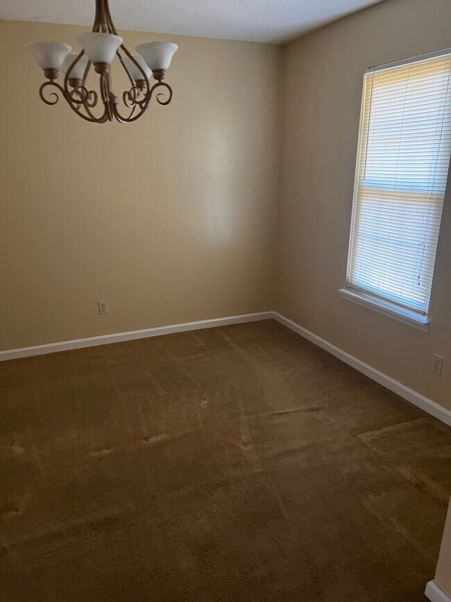 Building Photo - Beautiful Home in Indian Creek