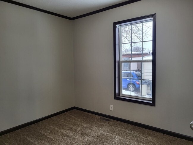 Building Photo - 61 Meadowlark Ln