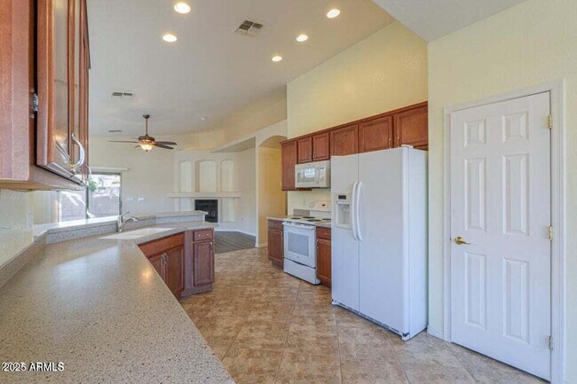 Building Photo - 1861 E Birch St