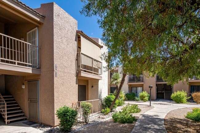 Building Photo - READY TO VIEW NOW! Spacious 1 Bed 1 Bath C...
