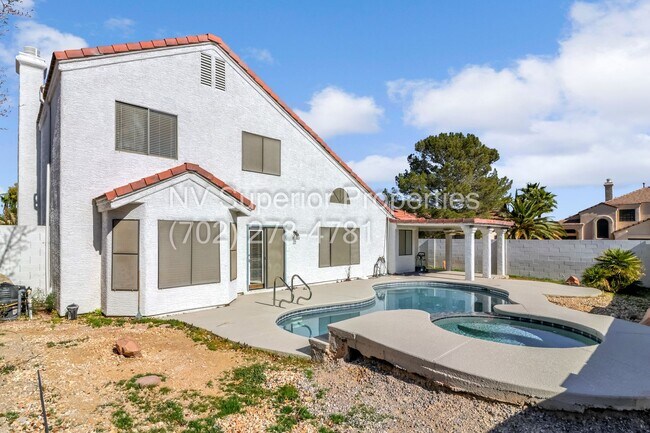 Building Photo - SW The Lakes!!!! Pool!!! Spa!!! Solar Panels!!! Primary bedroom downstairs!!! 3 Car Garage!!!