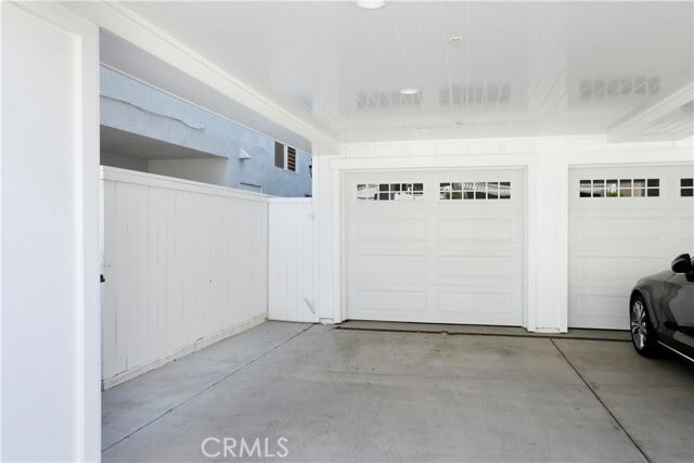 Building Photo - 613 Iris Ave