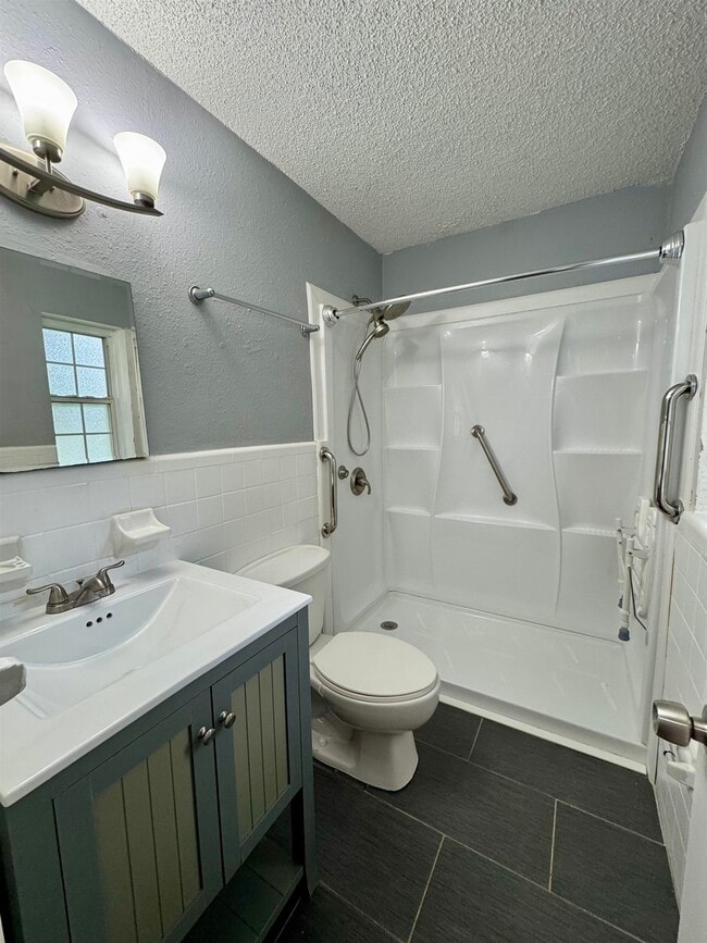 Building Photo - 2311 Pontiac Dr