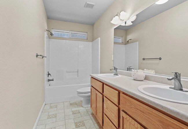 Building Photo - 3-bedroom, 2-bathroom home located in the ...