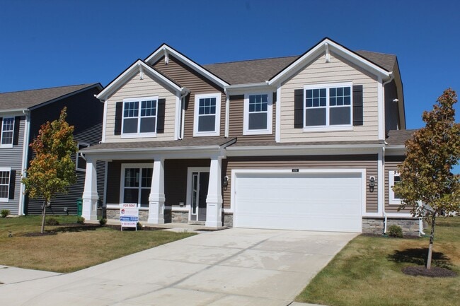 Primary Photo - Move in Ready Beautiful 4 BR in Brownsburg!