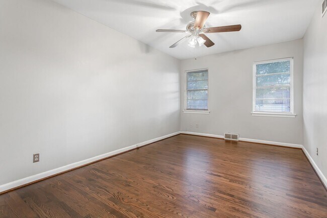 Building Photo - 6506/08 SAINT MORITZ AVE