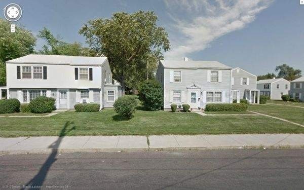 Building Photo - Glen Oak Manor Condominium Townhomes