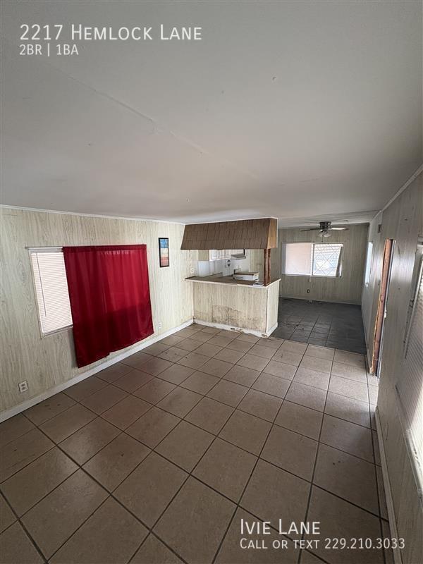 Building Photo - 2217 Hemlock Ln