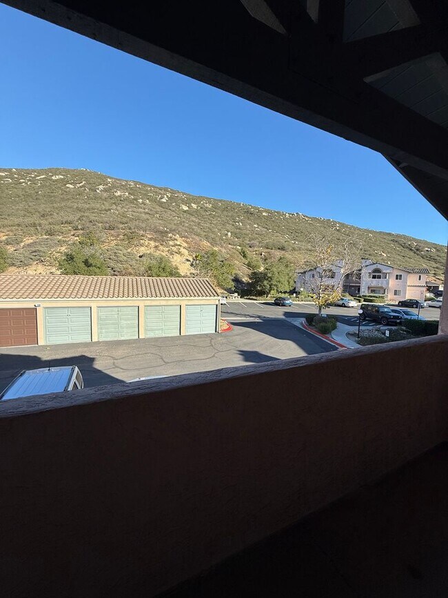 Building Photo - Cute and Cozy 2Br/2Ba second floor Condo in The Summit