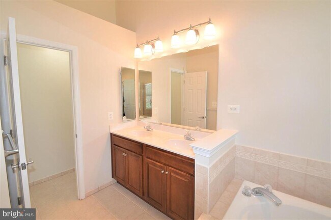 Building Photo - 25140 Boomerang Terrace