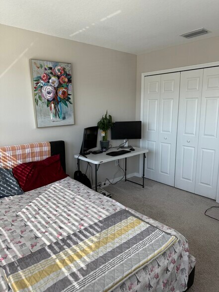 Building Photo - 30086 Southwell Ln