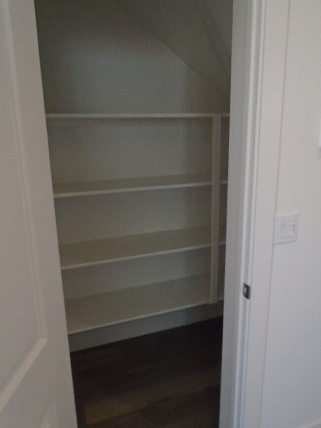 Building Photo - NEWER HOME IN LINCOLN OFF TWELVE BRIDGES!!