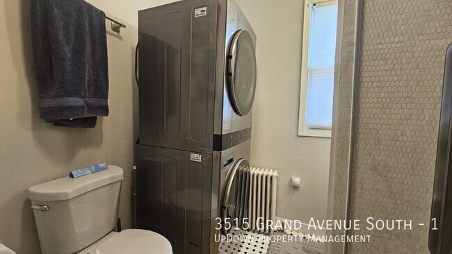 Building Photo - 3515 Grand Ave S