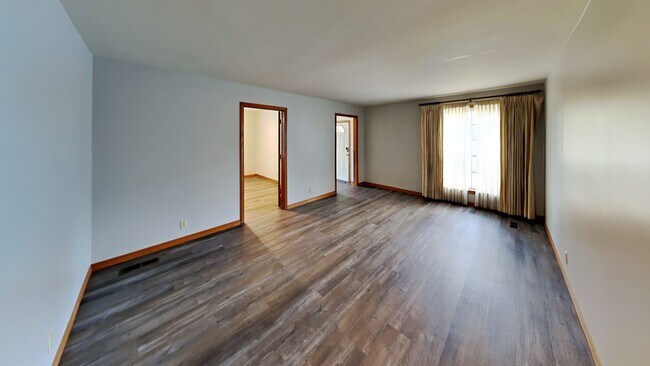 Building Photo - Welcome to this charming 3 bedroom house c...