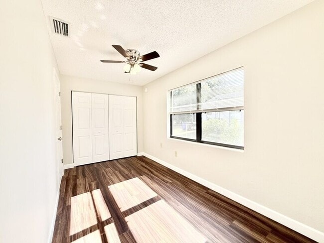 Building Photo - 1221 Jewel Ave