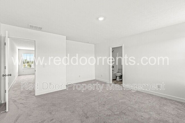 Building Photo - 2954 Grand Rdg Dr
