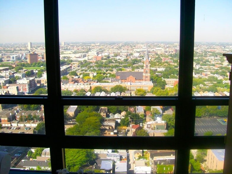 View - 1636 N Wells St