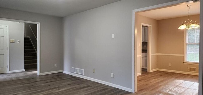 Building Photo - 401 Barbashela Dr