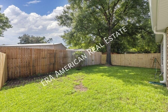 Building Photo - 721 Fairview Dr