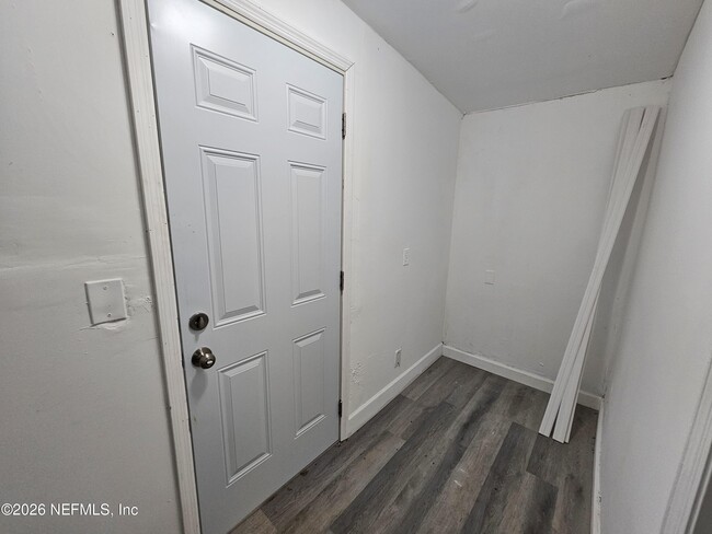 Building Photo - 10228 Westmar Rd