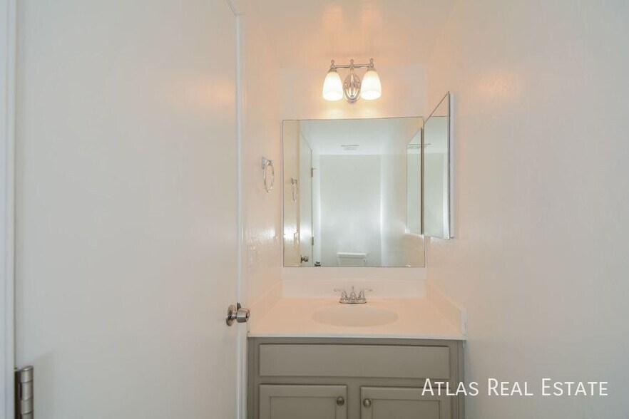 Building Photo - 11690 N 153rd Ave