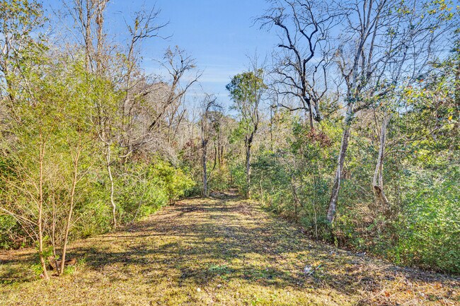 Building Photo - 112 Wild Oak Dr