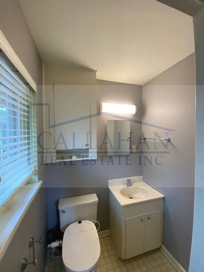 Building Photo - Lakewood 3 Bedroom Home