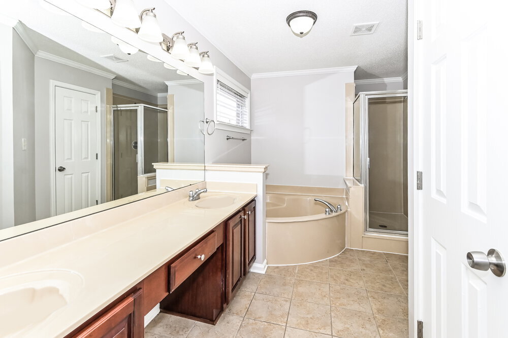 Building Photo - 10098 Sutton Ridge Ln