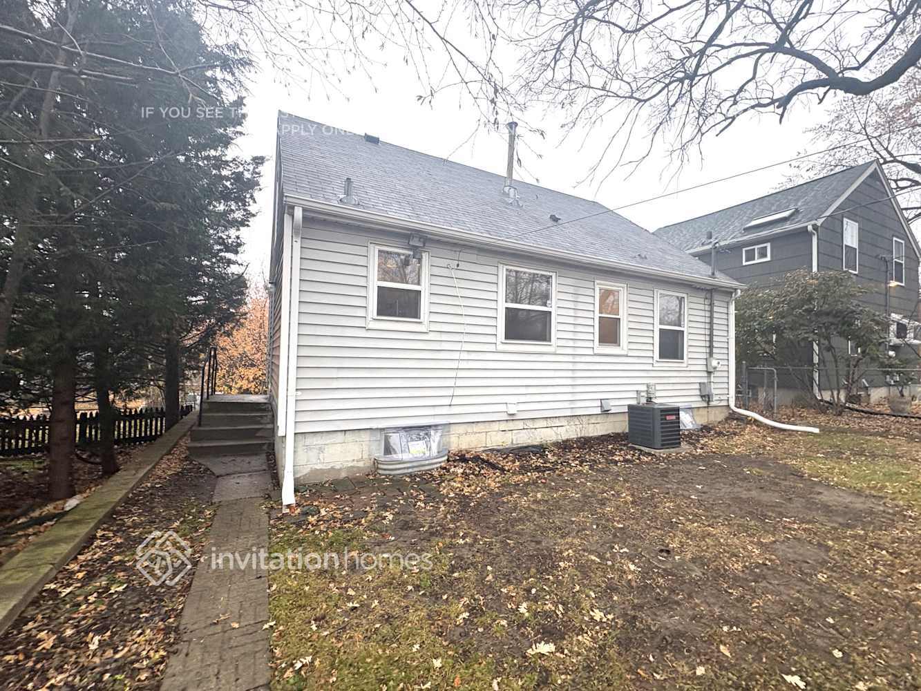 Building Photo - 5513 27th Ave S