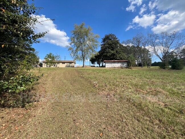 Building Photo - 2997 MS-589