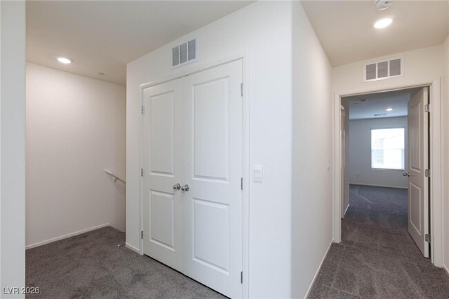 Building Photo - 6085 Lily Gdn St