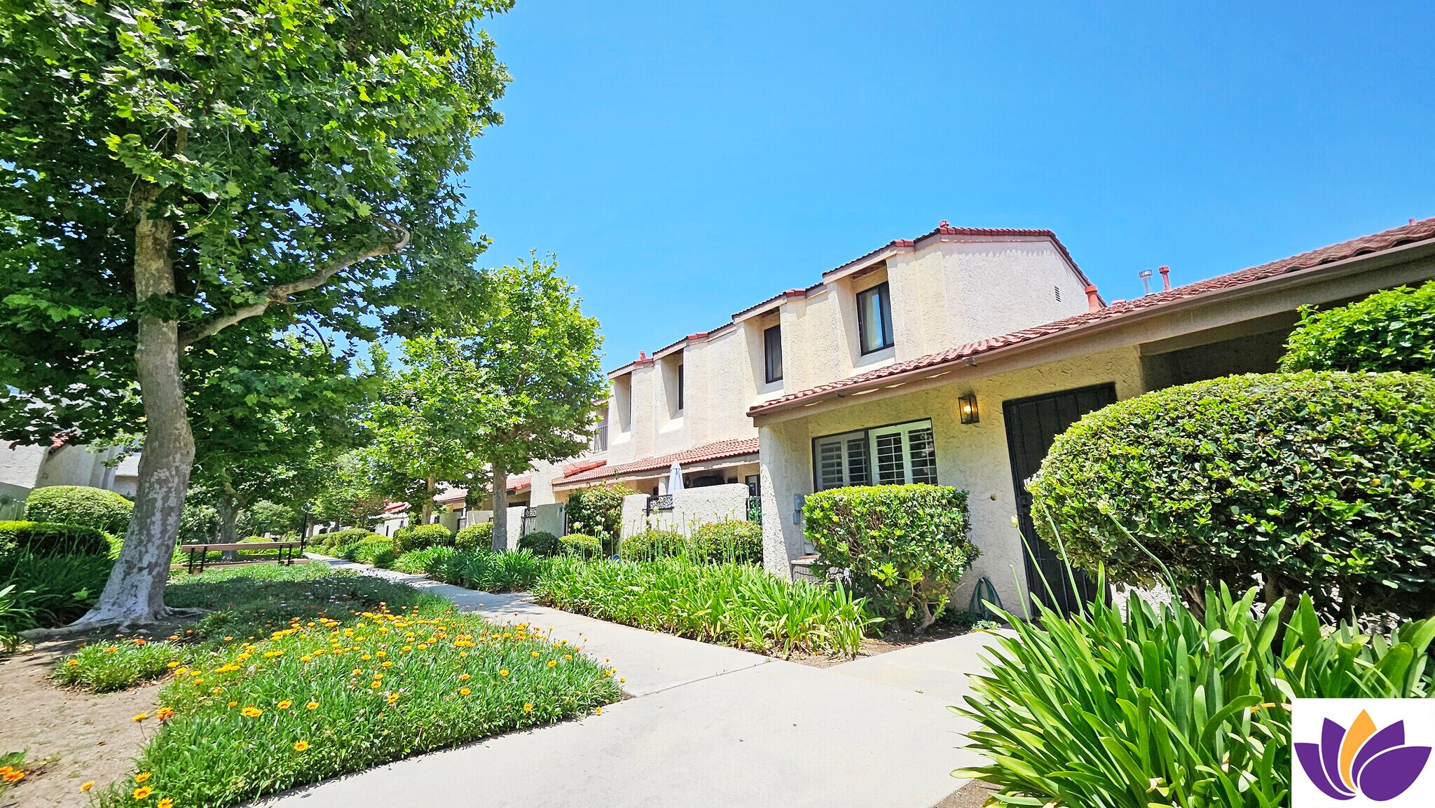 Building Photo - 18130 Oxnard St