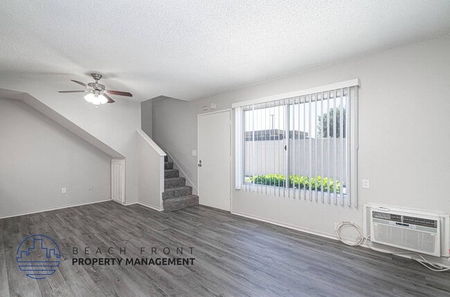 Building Photo - 217 S. Knott Av