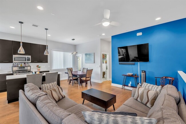 Building Photo - 5021 Nichols St