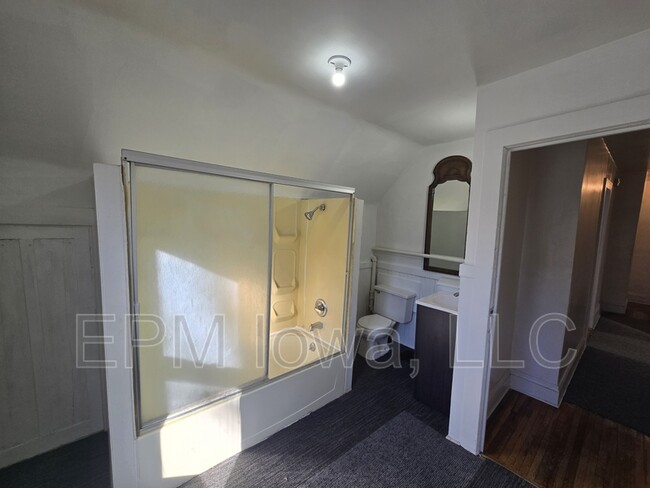 Building Photo - 1424 1/2 Grant Avenue