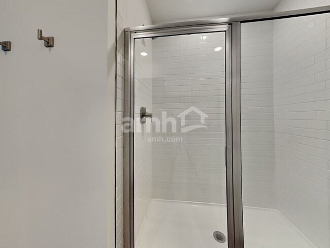 Building Photo - 5003 Washington St SE